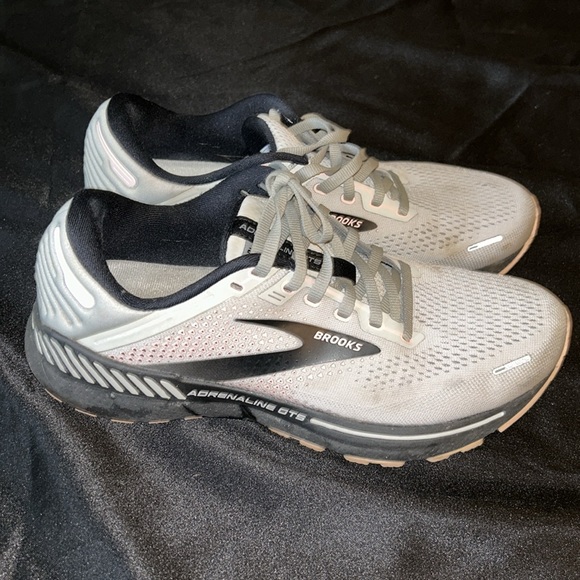 Brooks adrenaline CT’s size wide - Picture 2 of 7